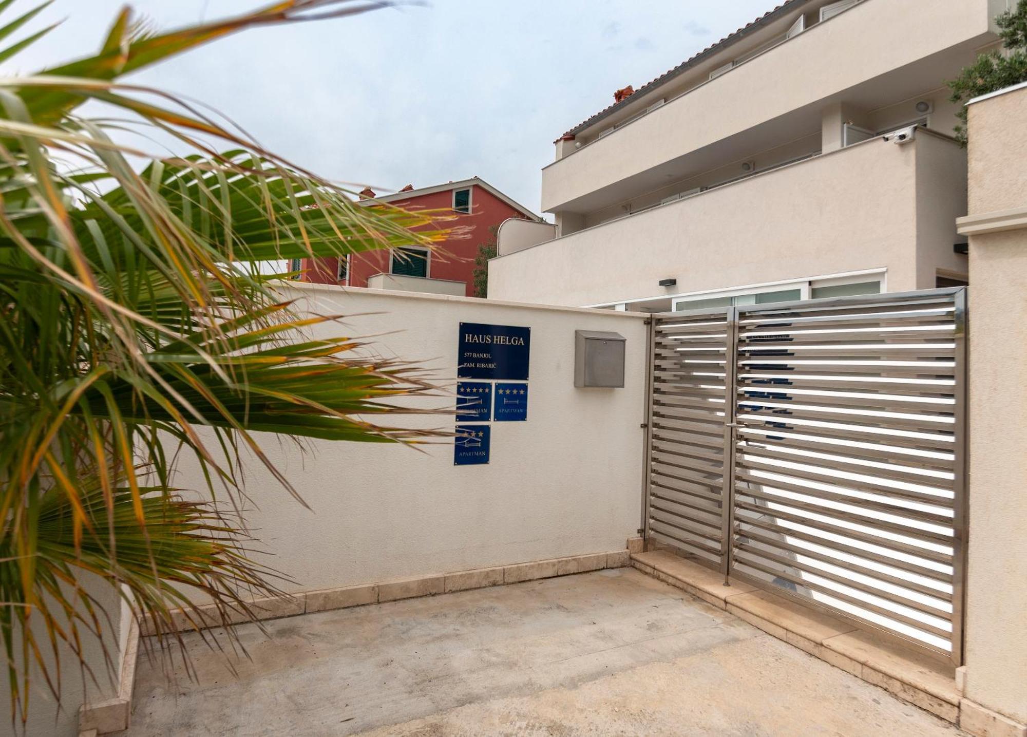 Appartement Haus Helga à Rab Town Extérieur photo