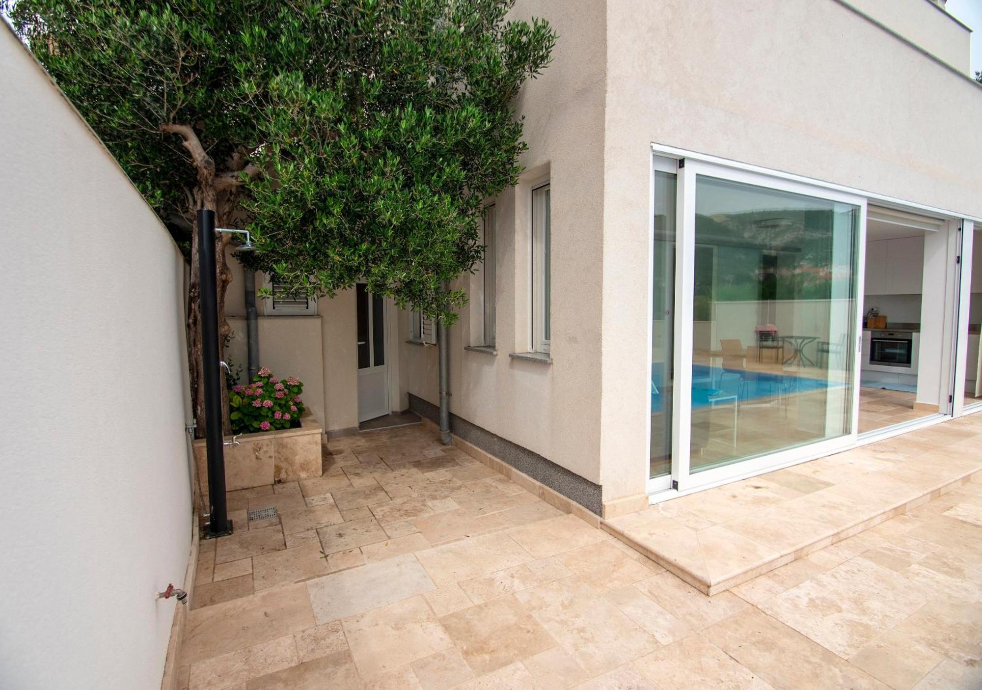 Appartement Haus Helga à Rab Town Extérieur photo