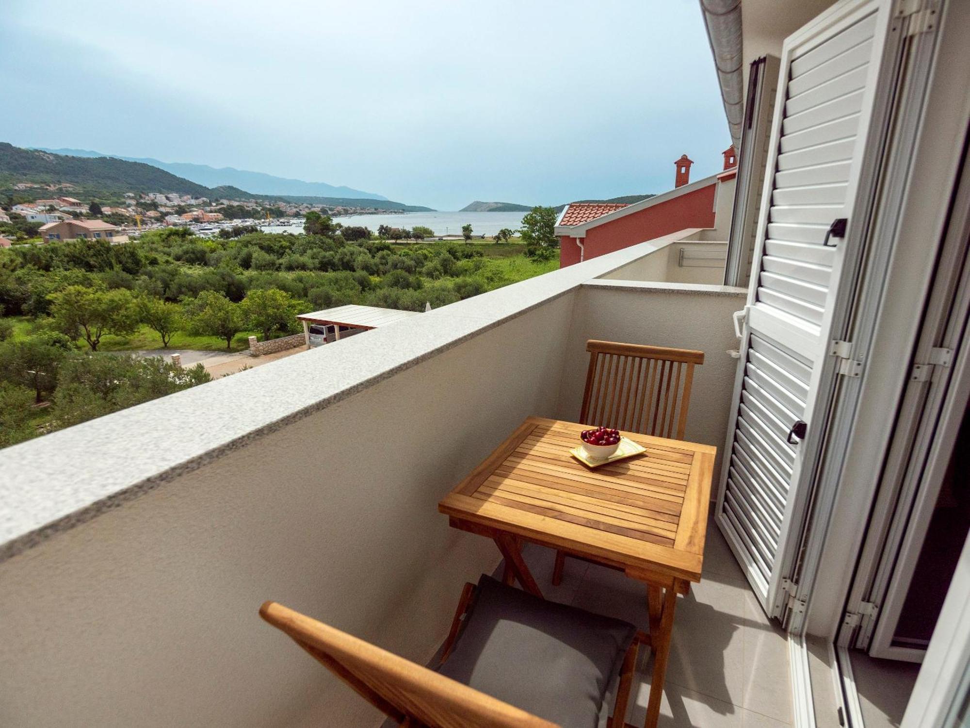 Appartement Haus Helga à Rab Town Extérieur photo